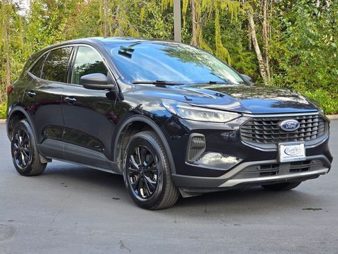 Used 2023 Ford Escape Active w/ Tech Pack #1 image 3