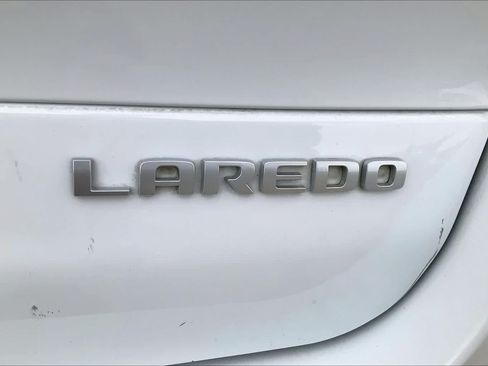 Used 2024 Jeep Grand Cherokee L Laredo RWD image 7