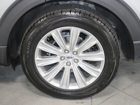 Used 2021 Ford Explorer Limited w/ Equipment Group 301A image 17