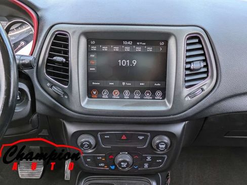 Used 2020 Jeep Compass Trailhawk AWD/4WD image 21