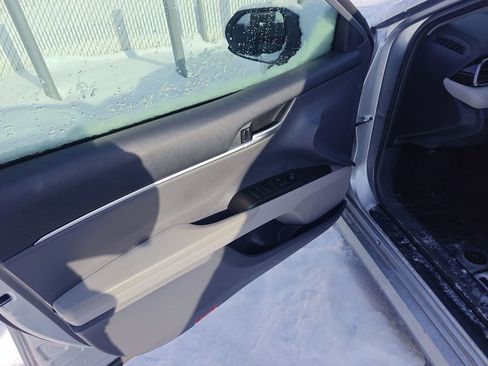 Used 2023 Toyota Camry LE image 5