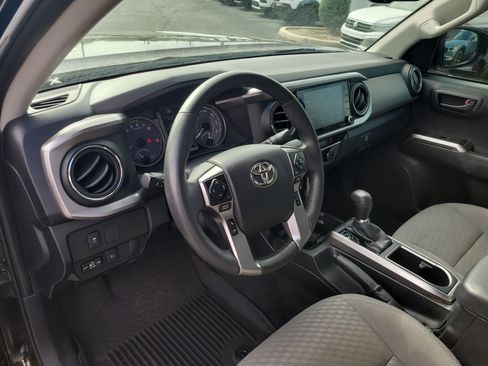 Used 2021 Toyota Tacoma SR5 AWD/4WD image 19