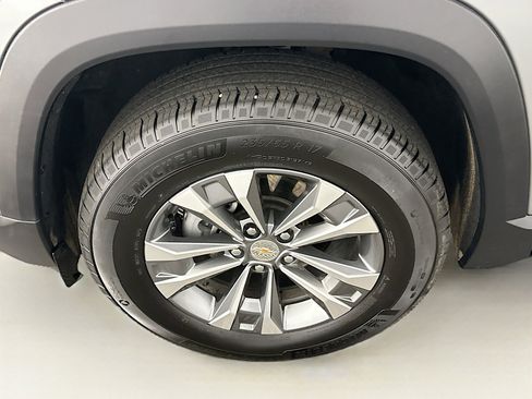 Used 2025 Chevrolet Equinox LT image 11