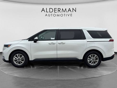 Used 2022 Kia Carnival LX FWD image 2