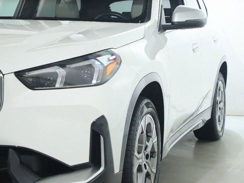 Certified 2023 BMW X1 xDrive28i w/ Convenience Package AWD/4WD image 5