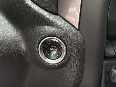 Used 2025 Chevrolet Silverado 1500 Custom RWD image 27