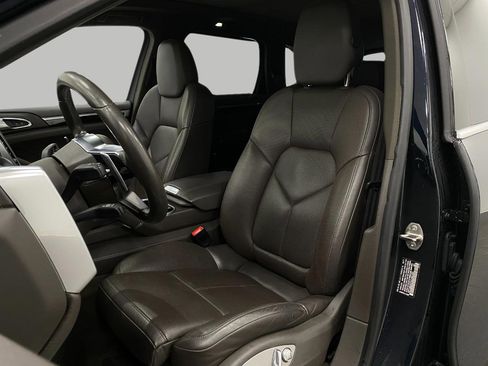 Used 2018 Porsche Cayenne S image 7