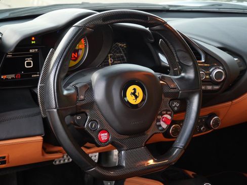 Used 2016 Ferrari 488 GTB image 11