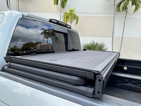 Used 2016 Nissan Titan S image 38