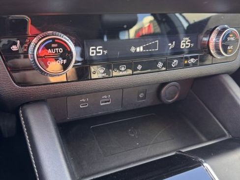 Used 2024 Mitsubishi Outlander SE image 19