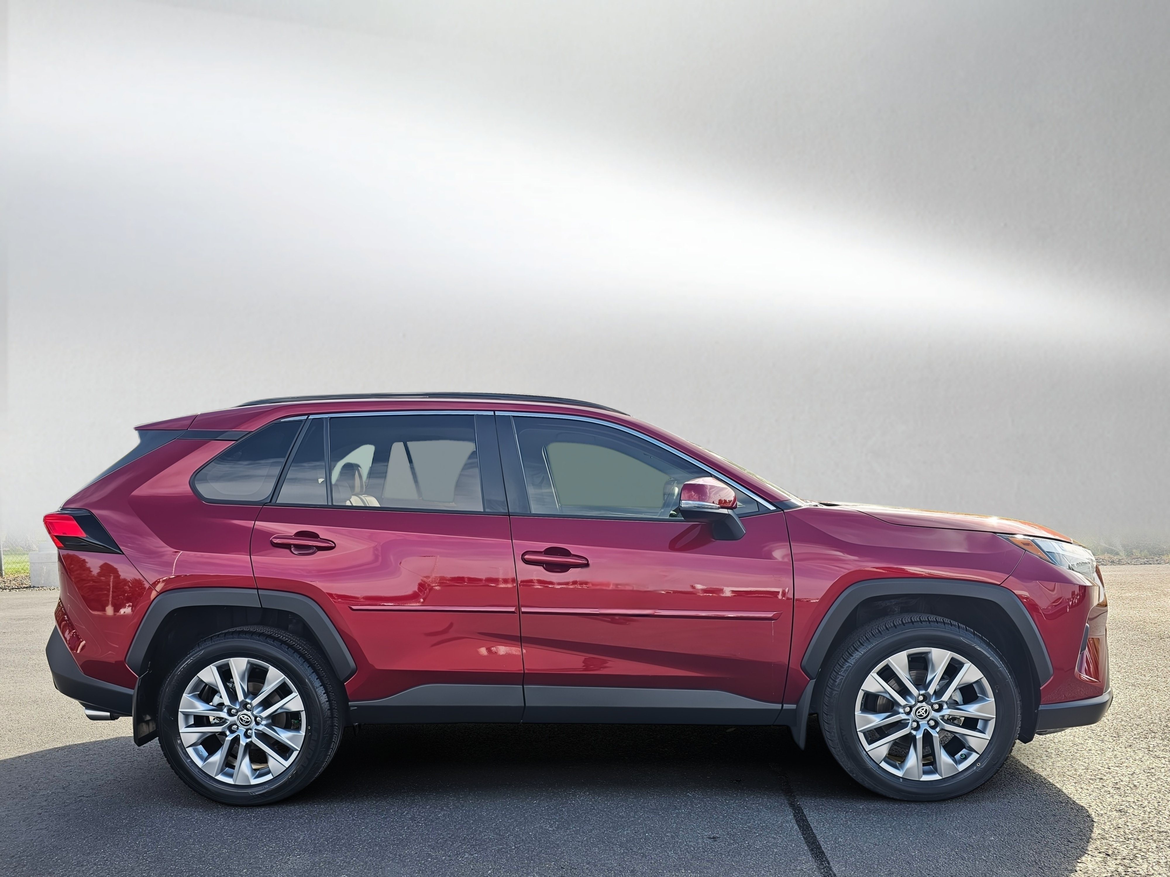 Certified 2023 Toyota RAV4 XLE Premium AWD/4WD image 6