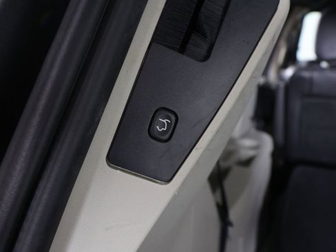 Used 2017 Dodge Grand Caravan SXT FWD image 18