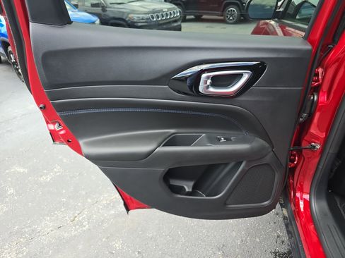 New 2025 Jeep Compass Latitude w/ Altitude Special Edition image 14