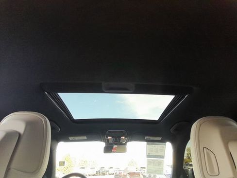 Used 2024 Mercedes-Benz C 300 4MATIC Sedan image 11