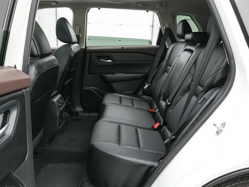 Used 2023 Nissan Rogue SV w/ SV Premium B Package AWD/4WD image 18
