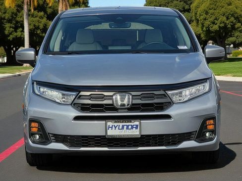 Used 2025 Honda Odyssey EX-L image 3