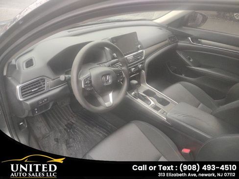 Used 2018 Honda Accord LX image 12