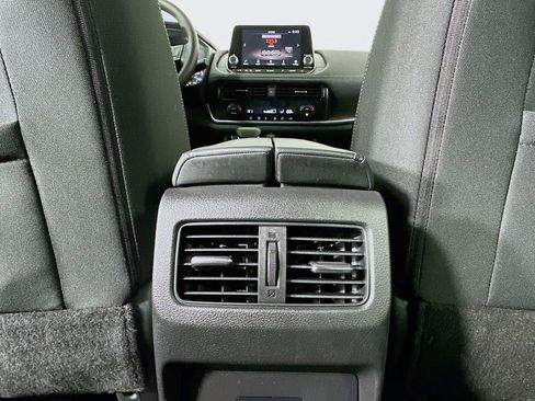 Used 2021 Nissan Rogue SV image 24