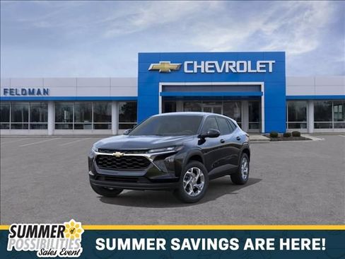 New 2026 Chevrolet Trax LS w/ LS Convenience Package FWD image 8