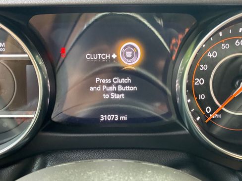 Used 2023 Jeep Gladiator Mojave AWD/4WD image 31