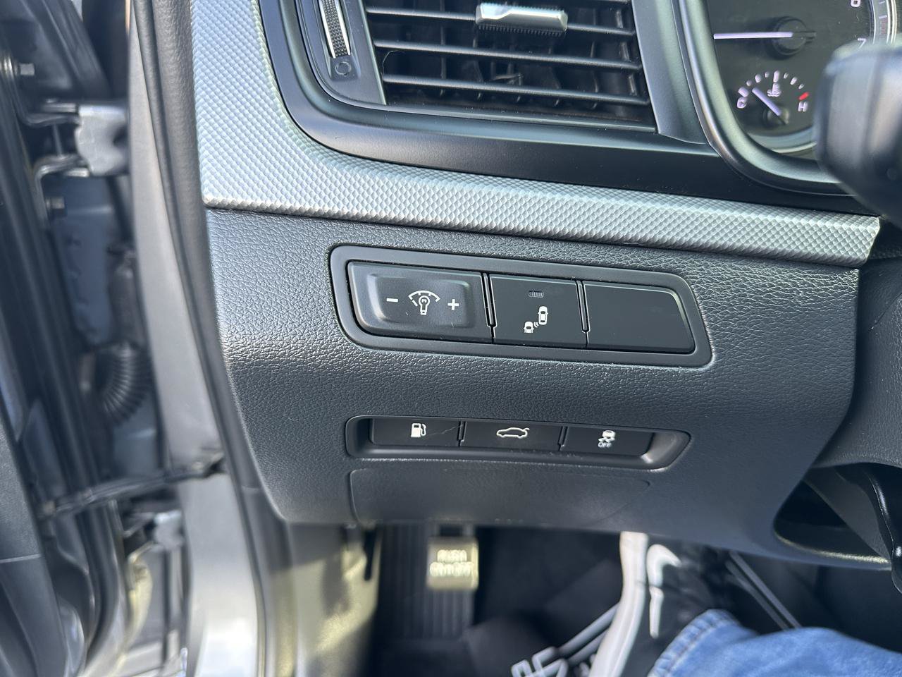 Used 2018 Hyundai Sonata SE FWD image 16