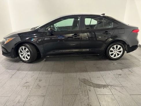 Used 2024 Toyota Corolla LE FWD image 2