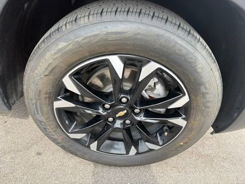 Used 2023 Chevrolet TrailBlazer LT FWD image 4