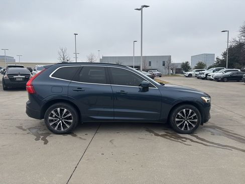 Used 2023 Volvo XC60 B5 Core image 4