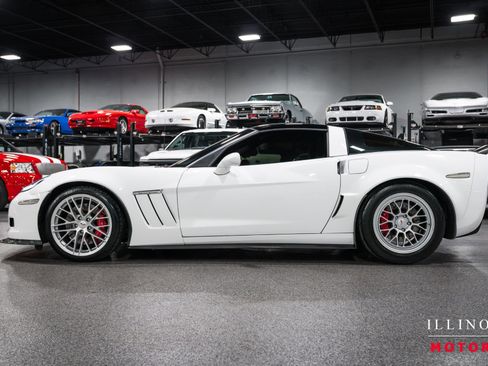 Used 2013 Chevrolet Corvette Grand Sport w/ 2LT Preferred Equipment Group RWD image 2