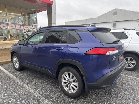 Used 2023 Toyota Corolla Cross LE AWD/4WD image 6