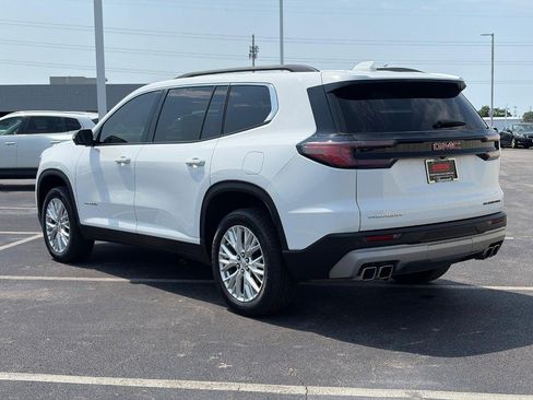Used 2024 GMC Acadia Elevation w/ Luxury Package FWD image 8
