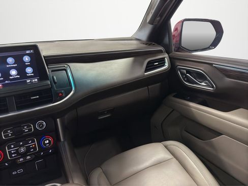 Used 2021 Chevrolet Tahoe Z71 w/ Luxury Package AWD/4WD image 23