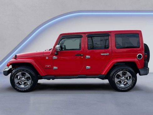 Used 2017 Jeep Wrangler Unlimited Sahara w/ Dual Top Group AWD/4WD image 6