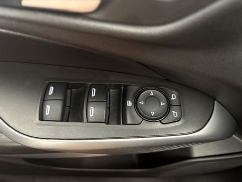 Used 2024 Chevrolet Trax LS w/ LS Convenience Package FWD image 13