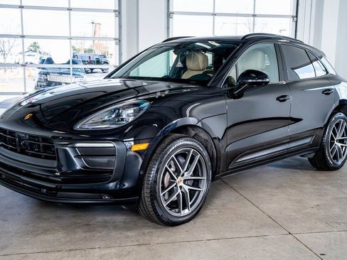 Used 2023 Porsche Macan image 9