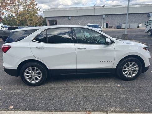 Used 2019 Chevrolet Equinox LT w/ Driver Convenience Package image 6