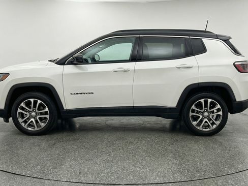 Used 2025 Jeep Compass Limited AWD/4WD image 5