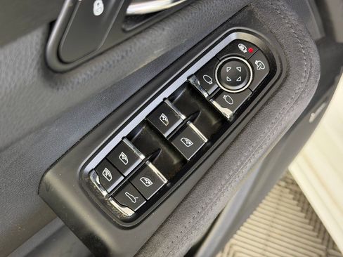 Used 2018 Porsche Macan GTS image 25