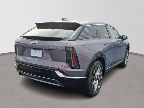 New 2026 Cadillac Optiq Luxury 1 image 4