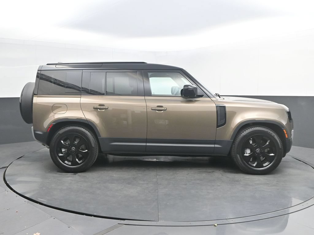 Used 2025 Land Rover Defender 110 S AWD/4WD image 8