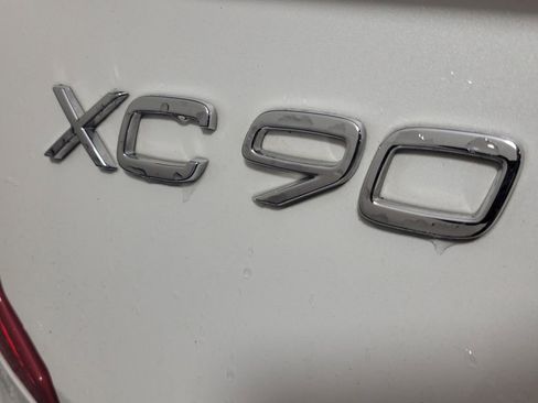 Used 2024 Volvo XC90 T8 Plus w/ Protection Package Premier AWD/4WD image 10