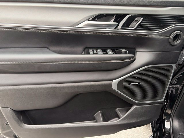 Used 2023 Jeep Wagoneer Series II AWD/4WD image 29