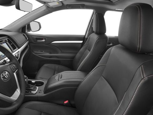 Used 2017 Toyota Highlander XLE w/ Protection Package #3 AWD/4WD image 9