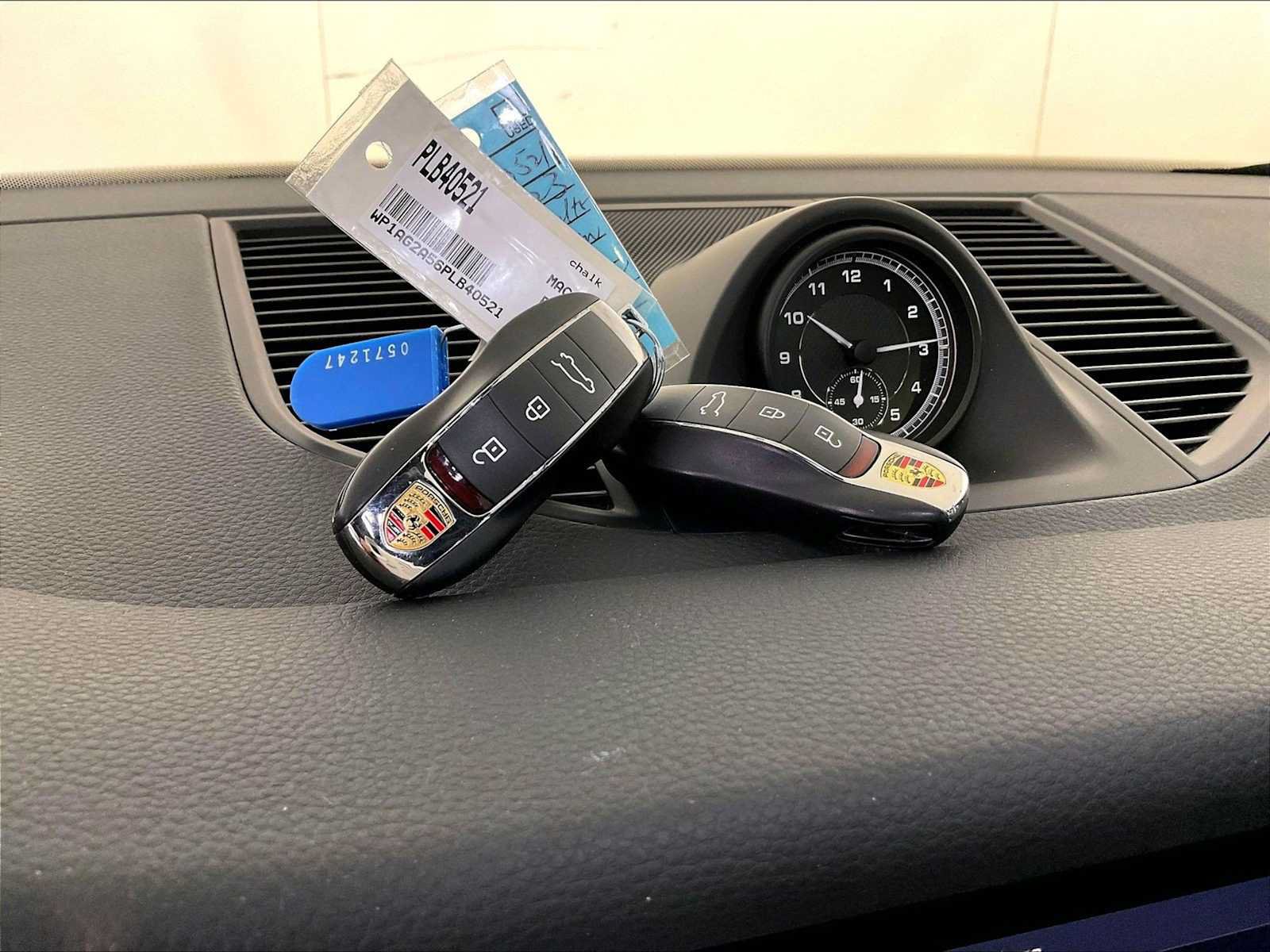 Certified 2023 Porsche Macan S AWD/4WD image 21