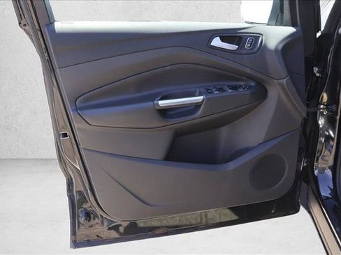 Used 2017 Ford Escape SE w/ Equipment Group 201A AWD/4WD image 12