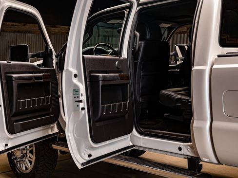 Used 2015 Ford F350 Platinum image 25