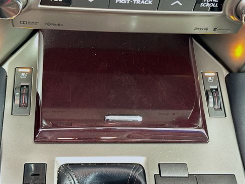 Used 2018 Lexus GX 460 Premium image 26