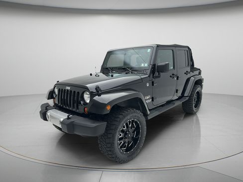 Used 2013 Jeep Wrangler Unlimited Sahara AWD/4WD image 6