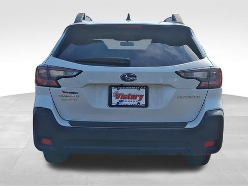 Used 2025 Subaru Outback Premium AWD/4WD image 5