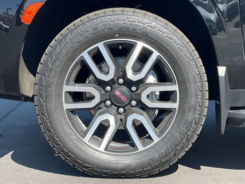 Used 2021 GMC Yukon AT4 image 25